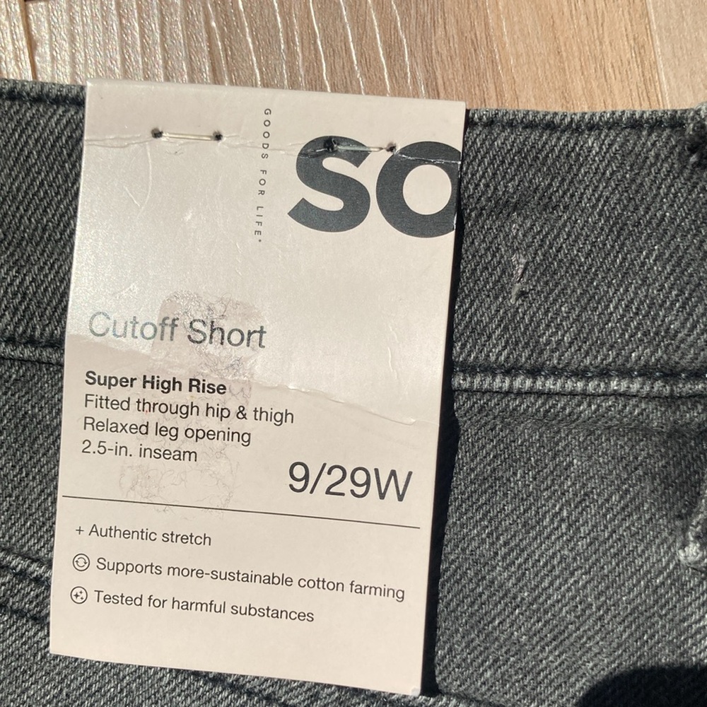 So distressed cut off denim short super high rise 2.5 in inseam 9 / 29 - Picture 5 of 17